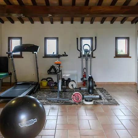 Pet Friendly In Apartmán SantʼAngelo in Vado